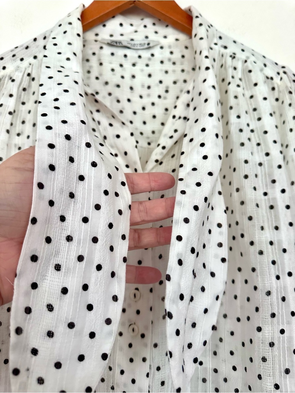Zara White Sheer Blouse with Black Polka Dots and Tie Neck Size Small - Picture 6 of 9